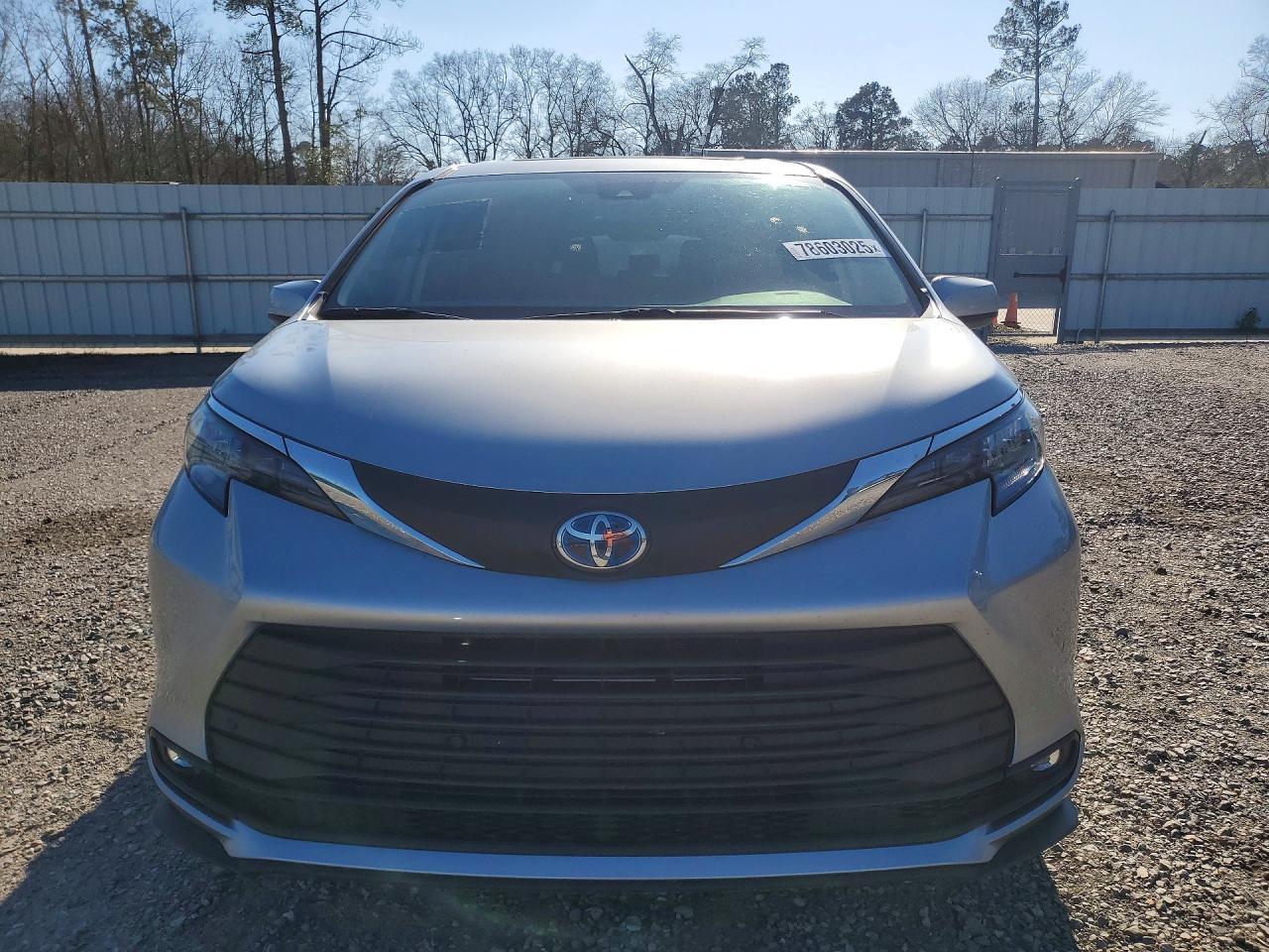 2025 TOYOTA SIENNA