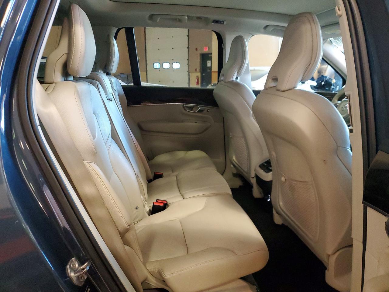 2019 VOLVO XC90