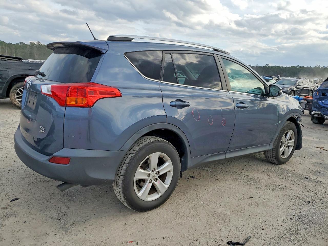 2013 TOYOTA RAV4