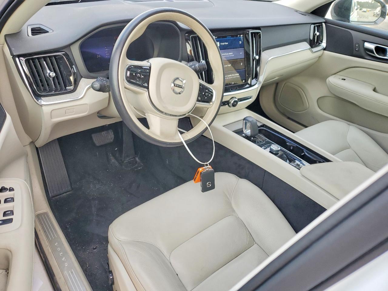 2025 VOLVO S60