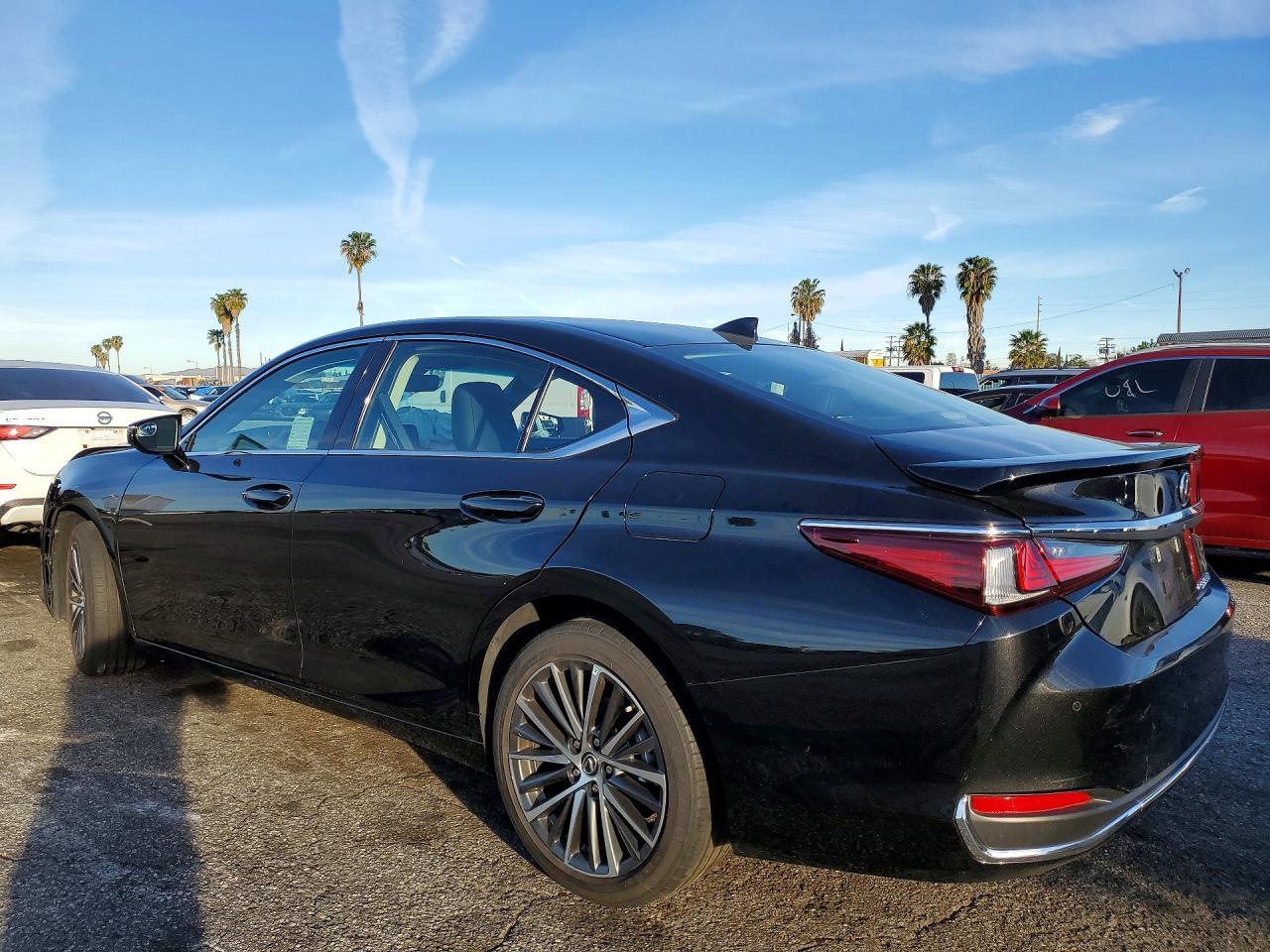 2025 LEXUS ES 300H