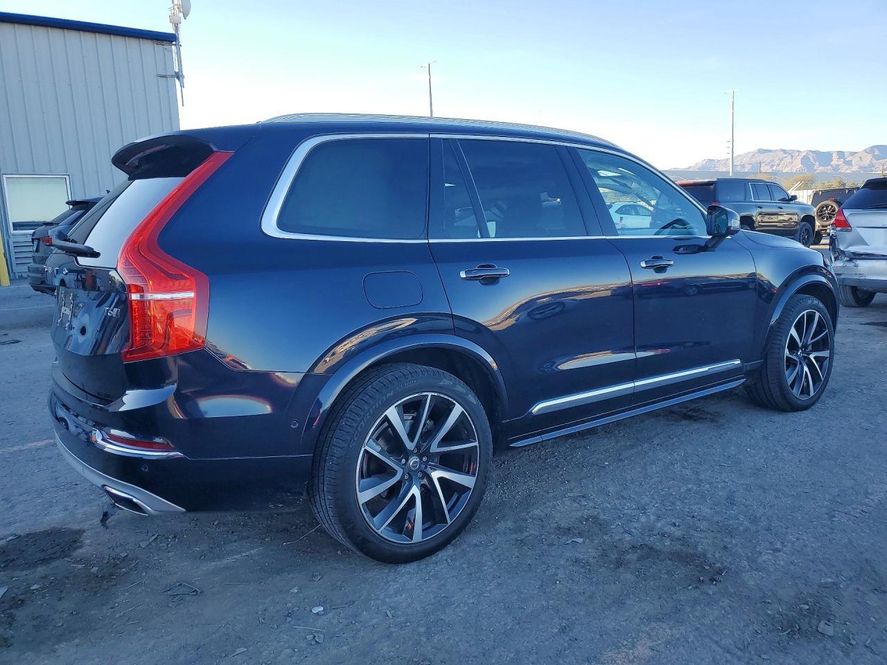 2019 VOLVO XC90