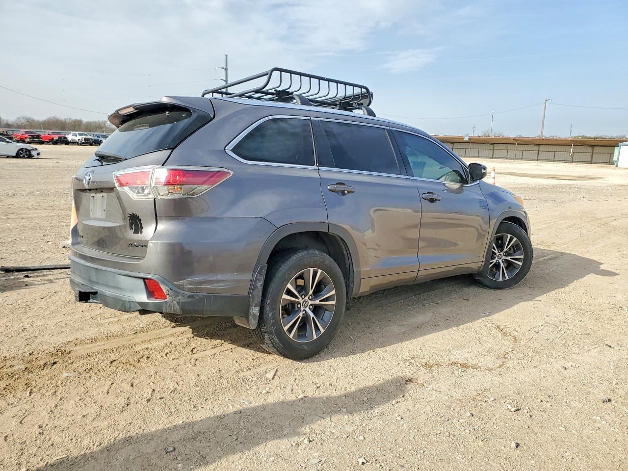 2016 TOYOTA HIGHLANDER