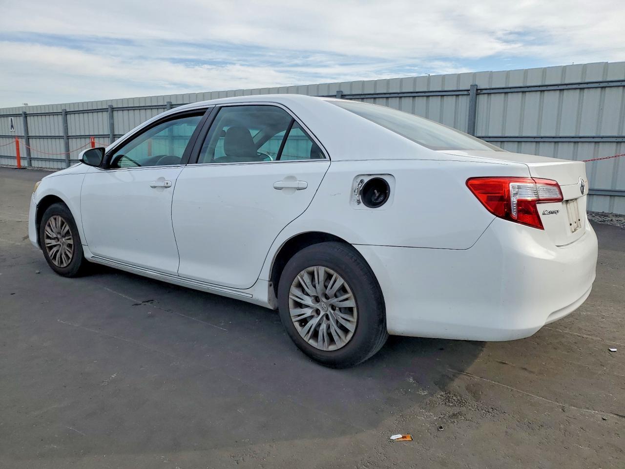 2014 TOYOTA CAMRY