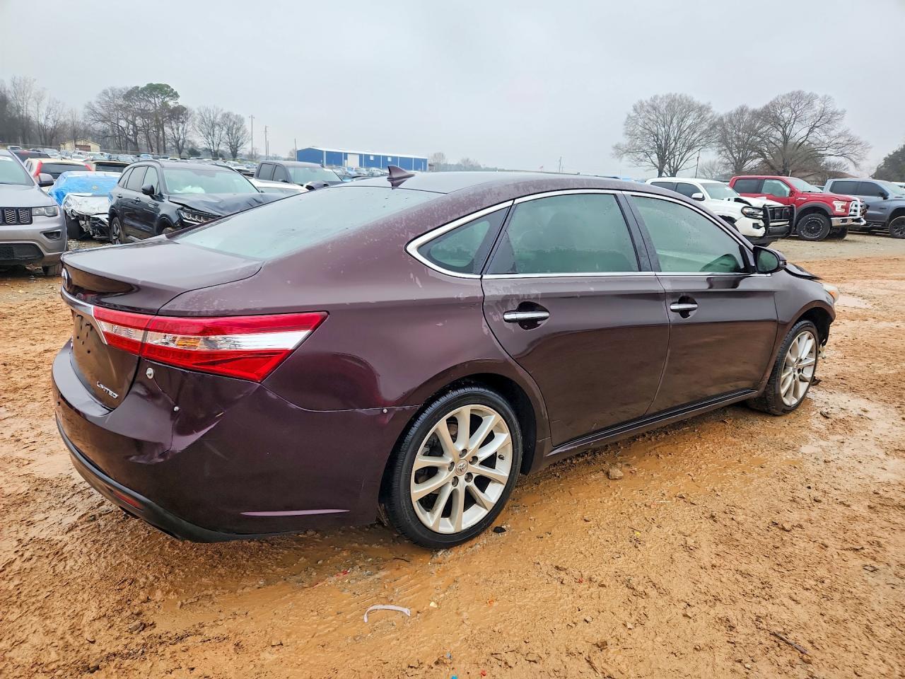 2013 TOYOTA Avalon