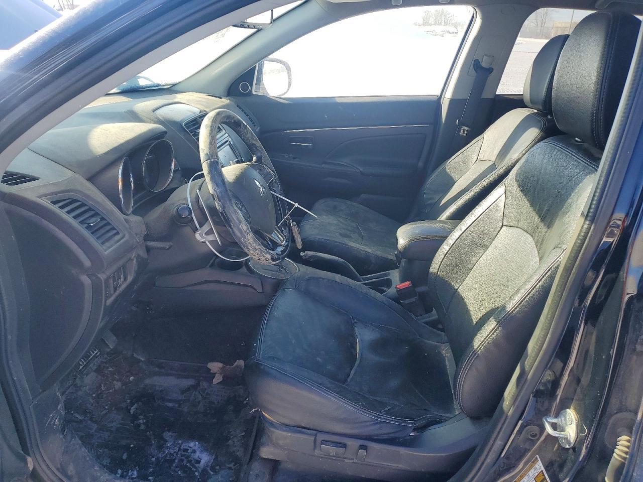 2017 MITSUBISHI RVR