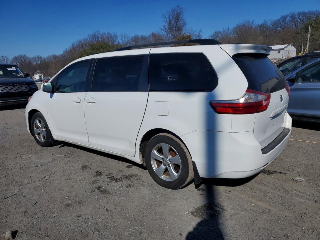 2017 TOYOTA SIENNA