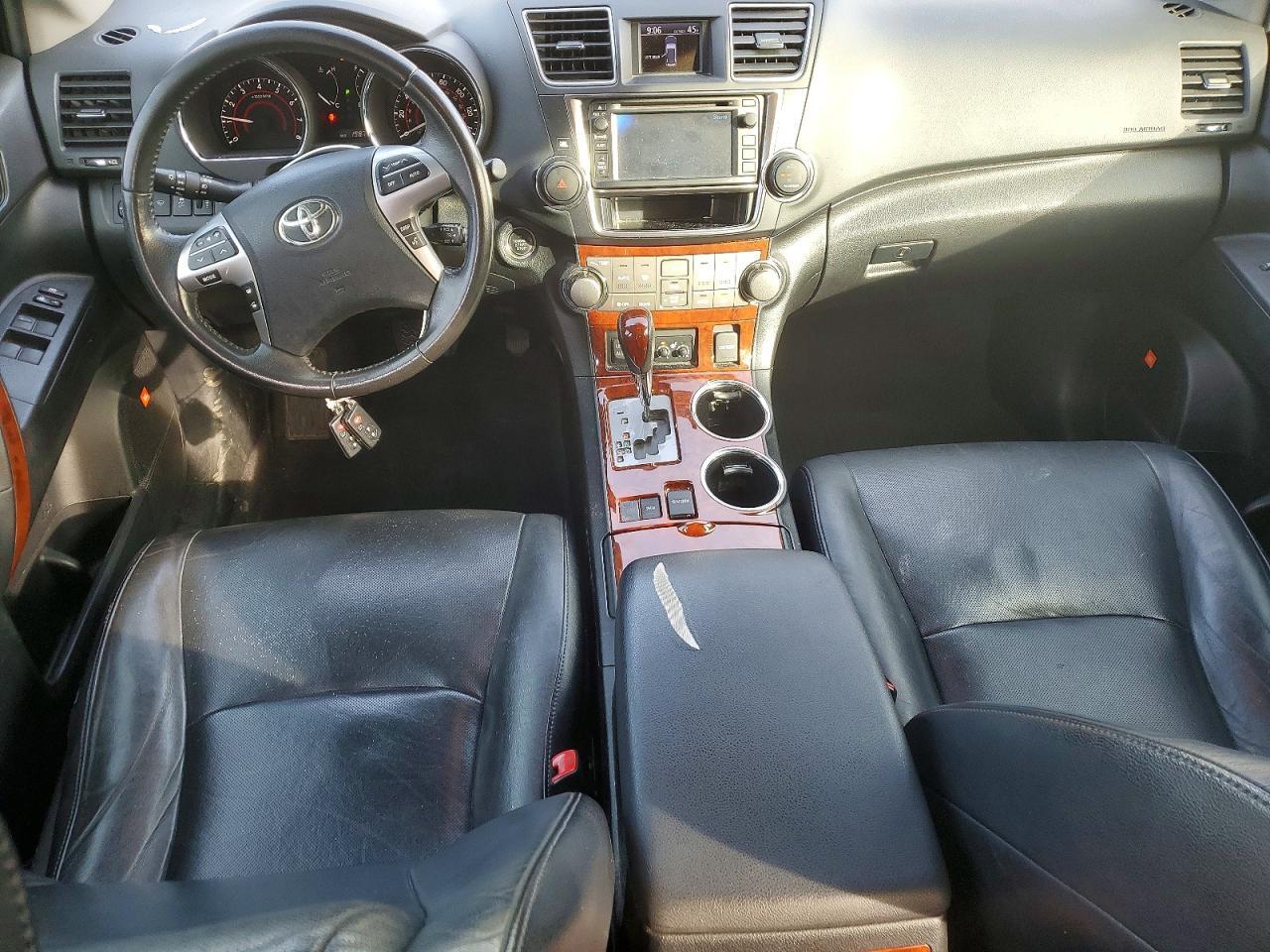 2013 TOYOTA HIGHLANDER