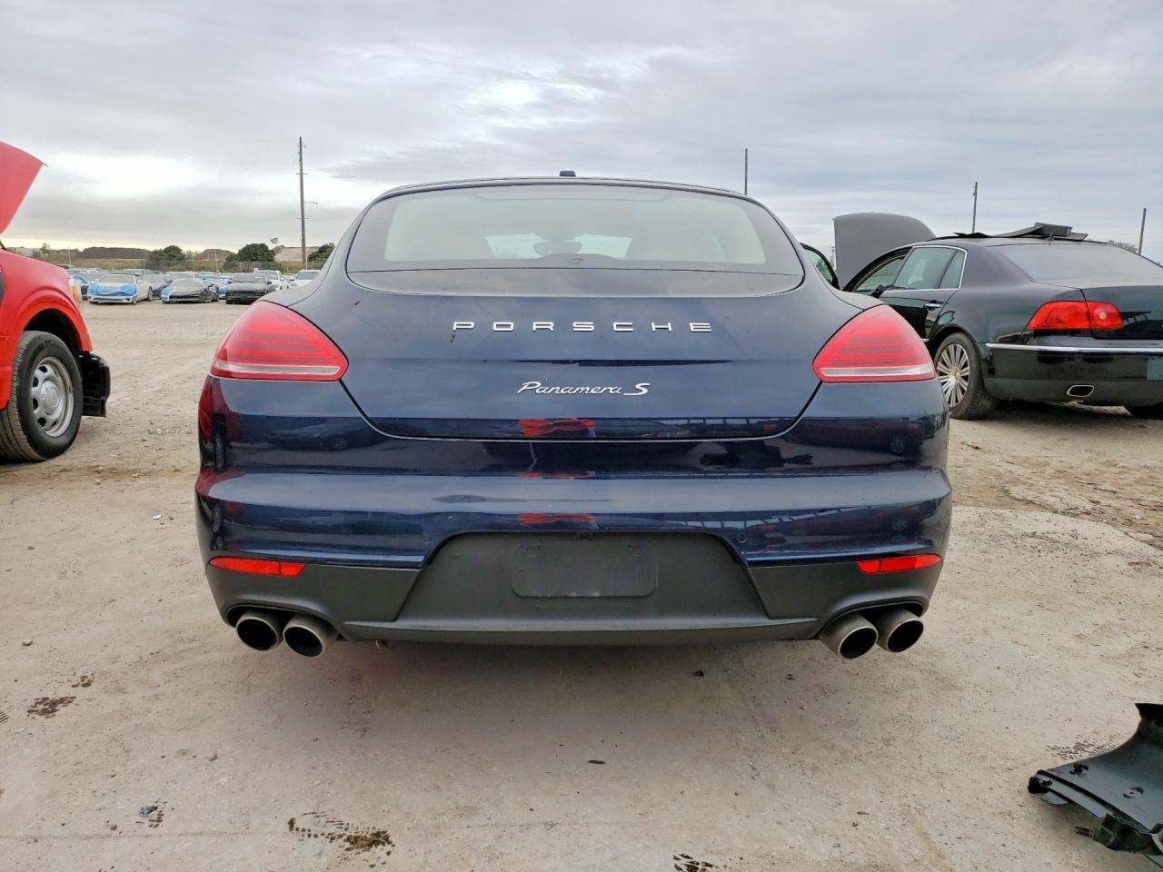 2014 PORSCHE Panamera