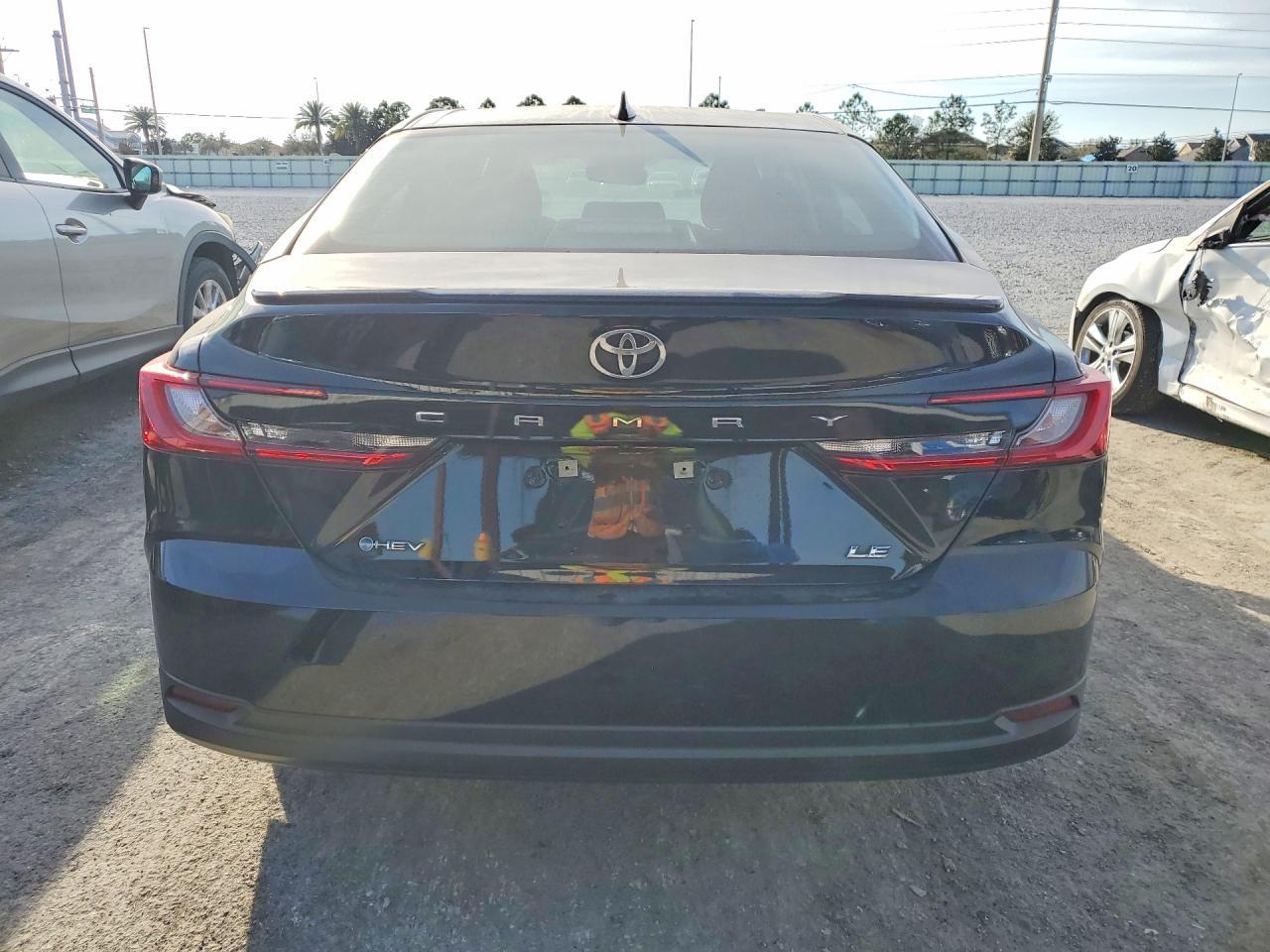2025 TOYOTA CAMRY