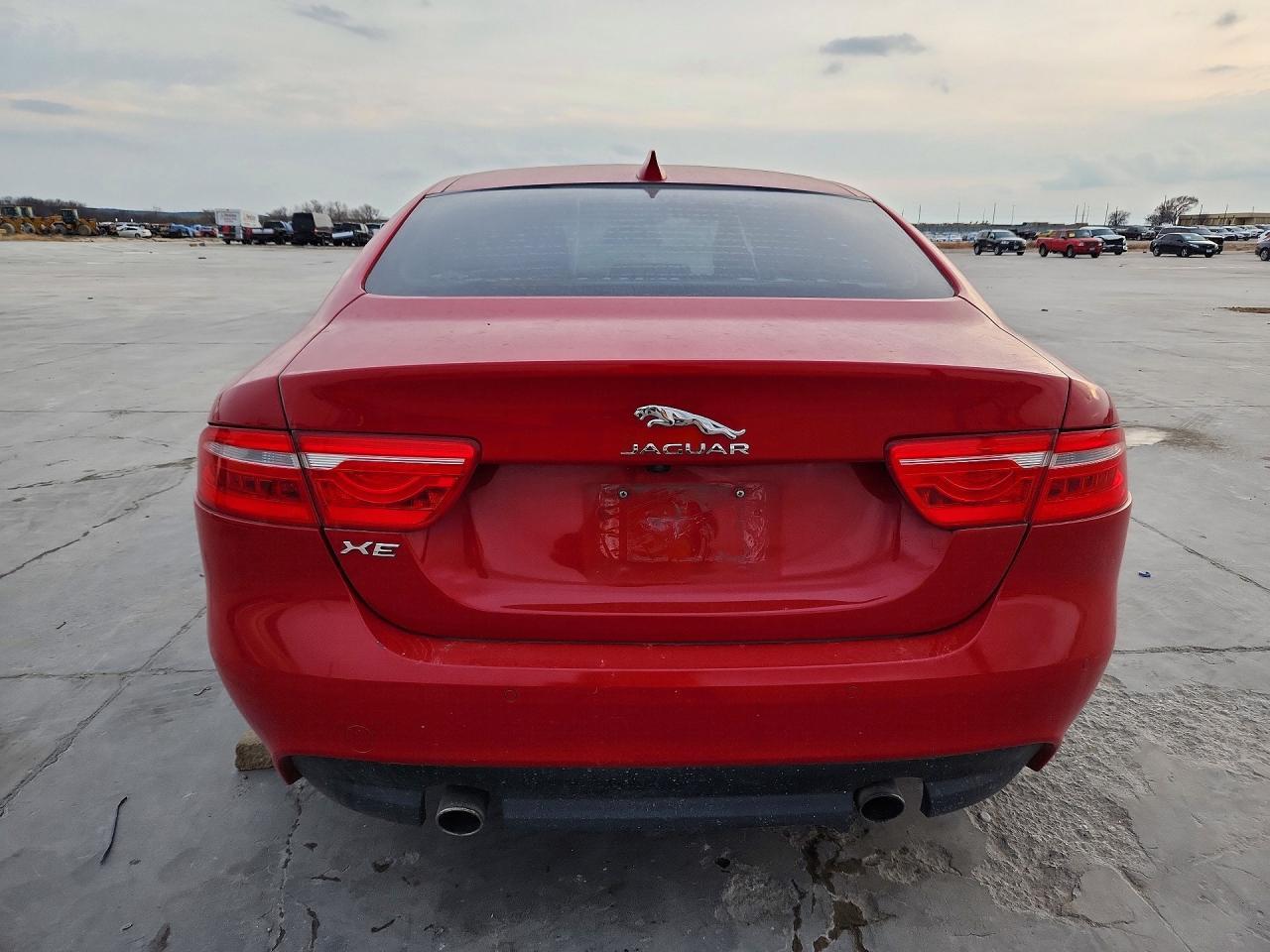 2018 JAGUAR XE
