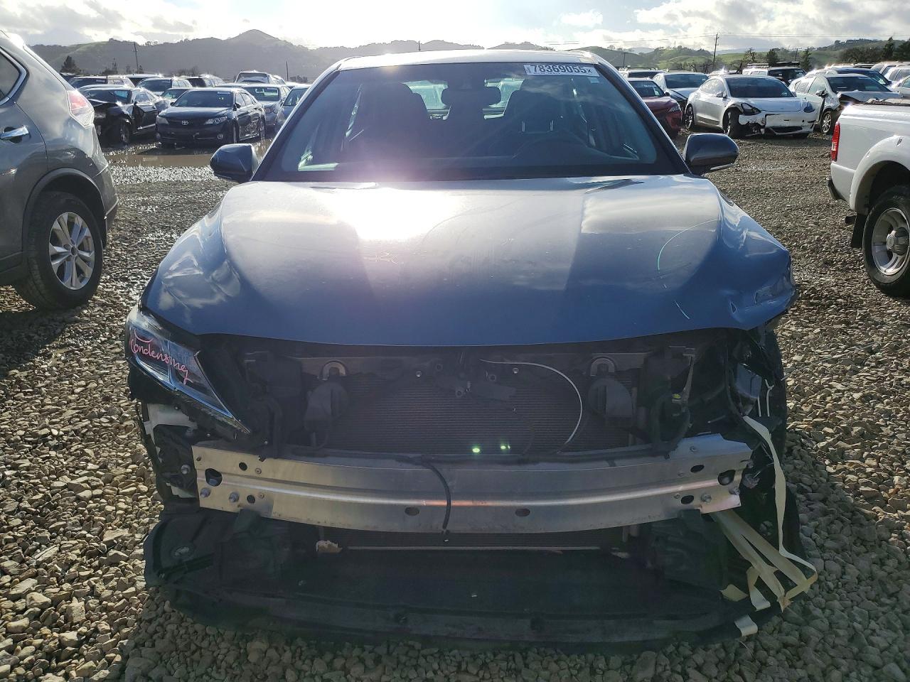 2018 TOYOTA CAMRY