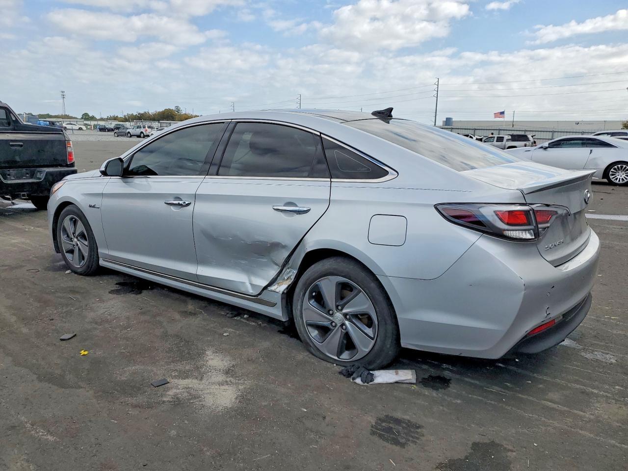 2016 HYUNDAI SONATA