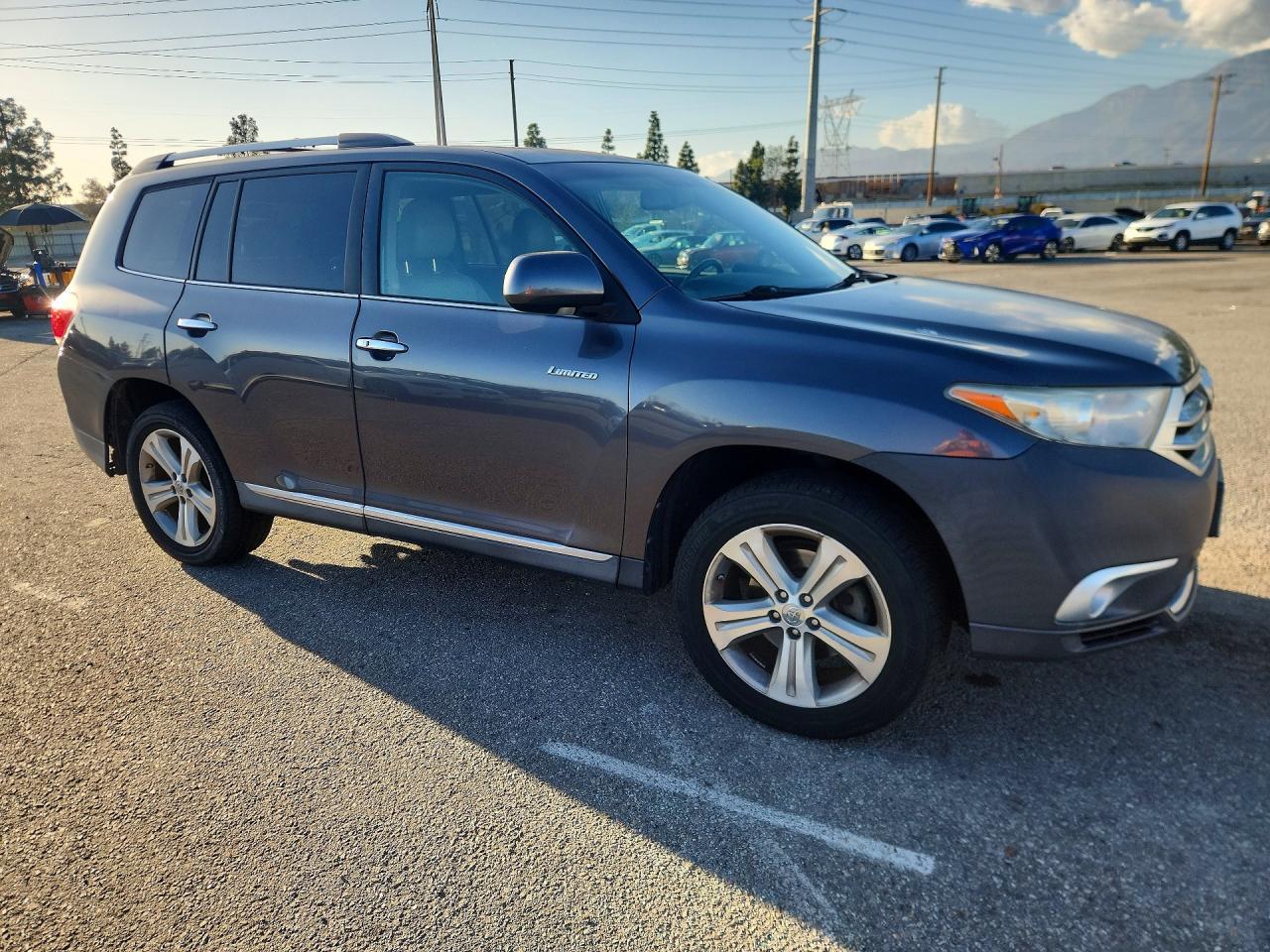 2013 TOYOTA HIGHLANDER