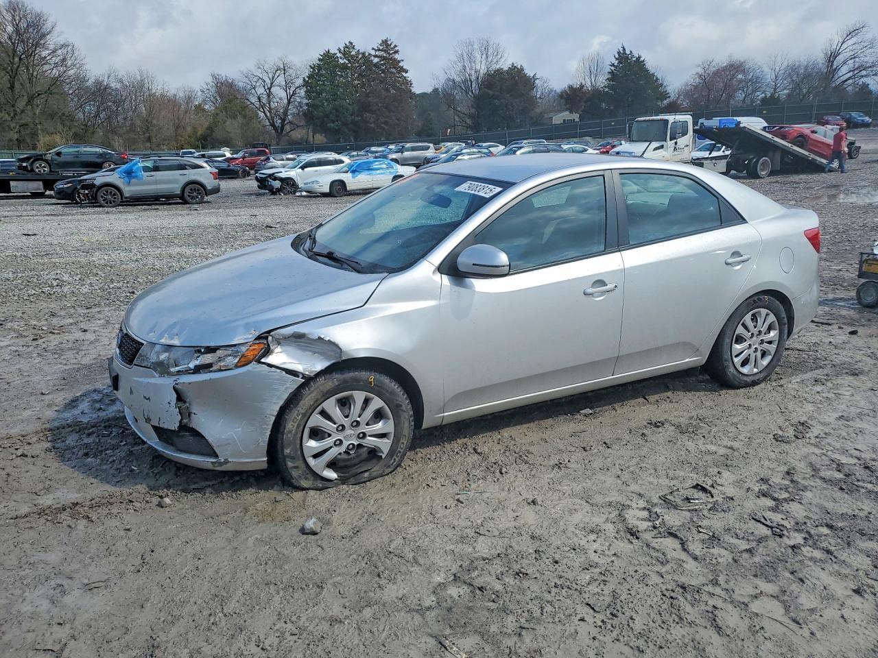 2013 KIA FORTE