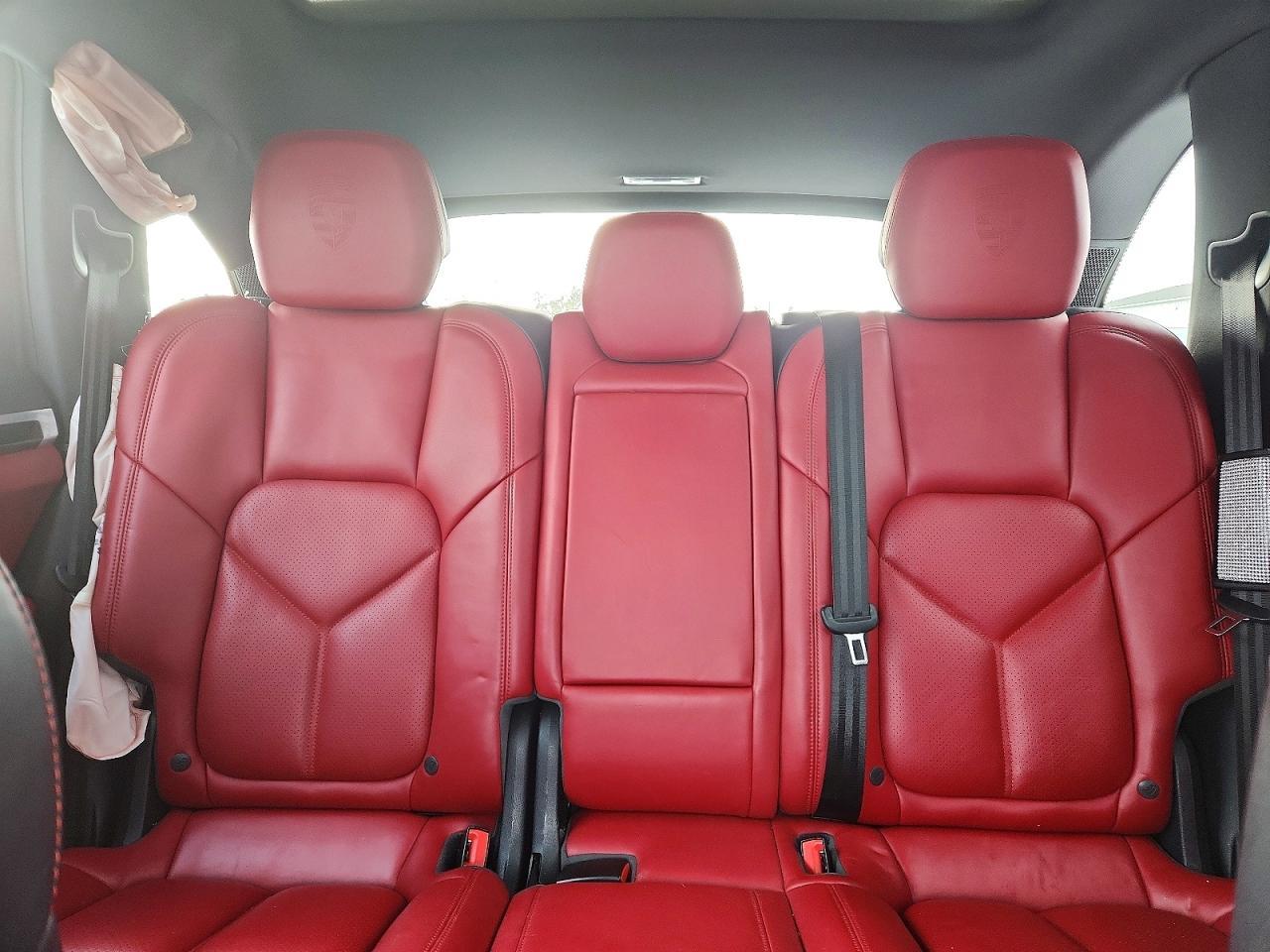 2017 PORSCHE CAYENNE