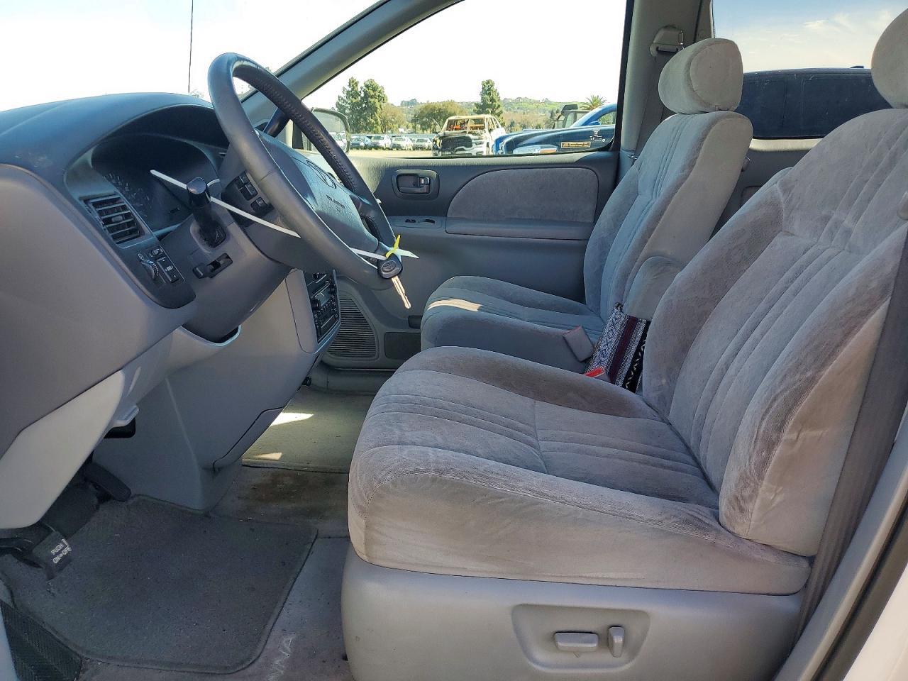 2000 TOYOTA SIENNA