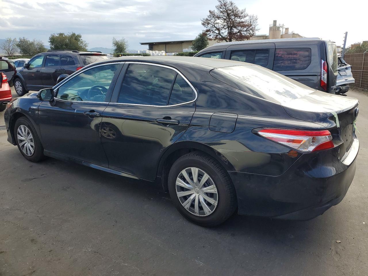 2018 TOYOTA CAMRY
