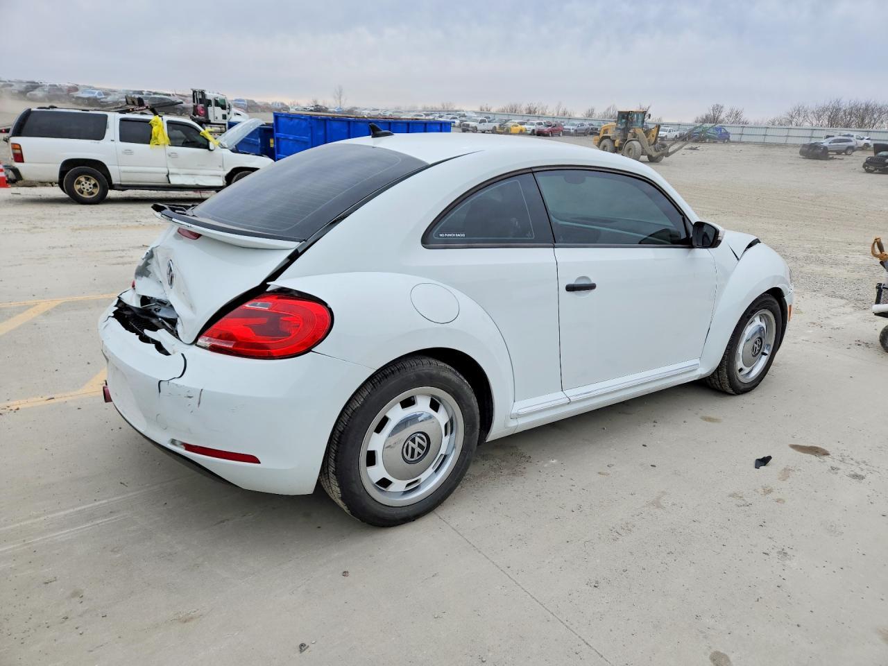 2015 VOLKSWAGEN Beetle