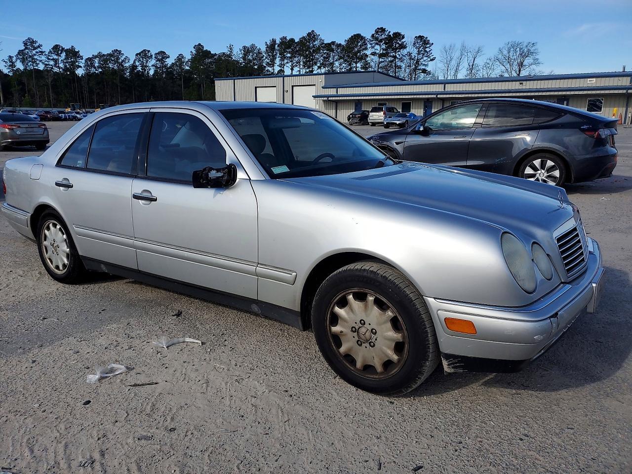 1999 MERCEDES-BENZ E-Class