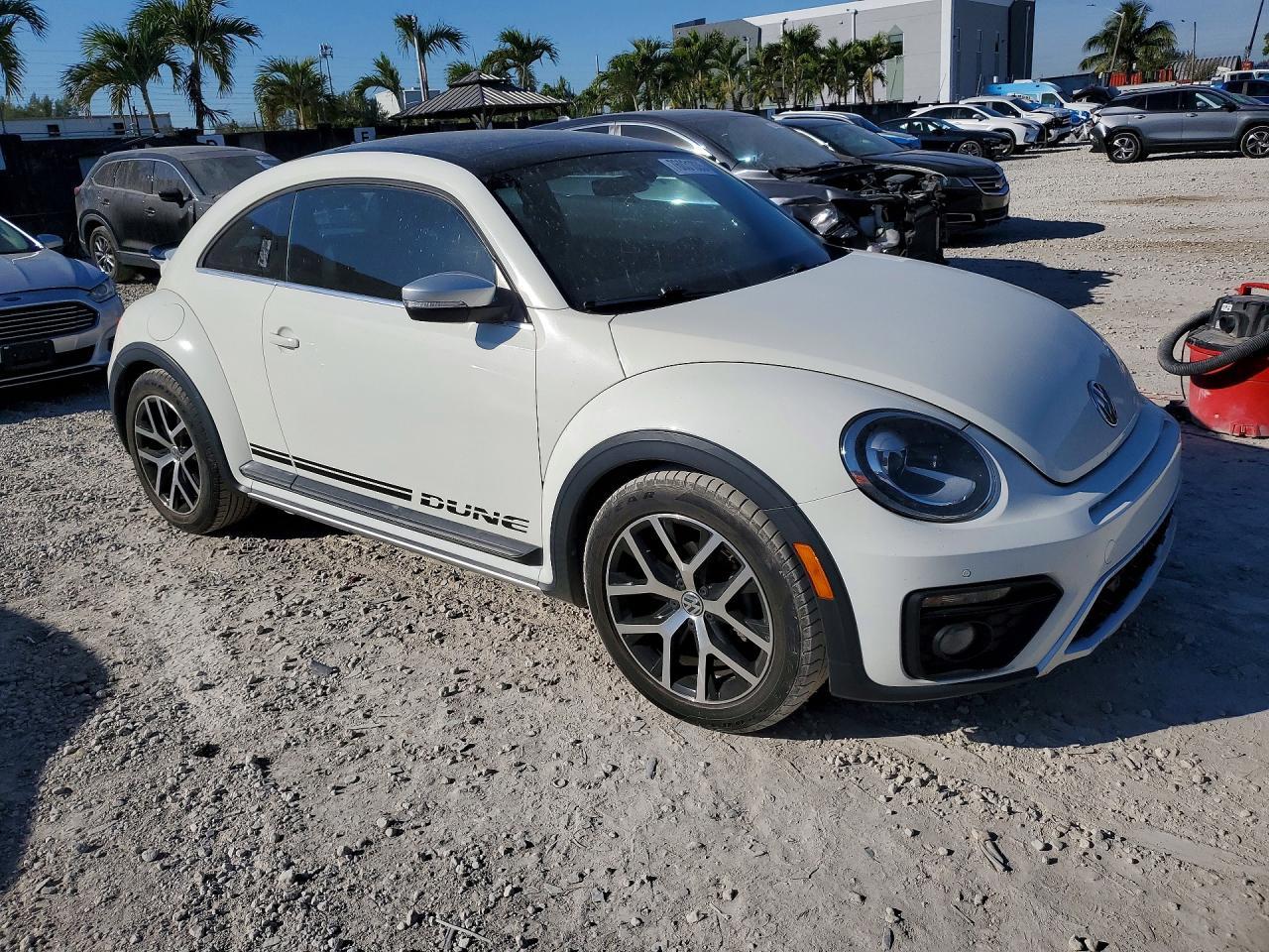 2017 VOLKSWAGEN Beetle