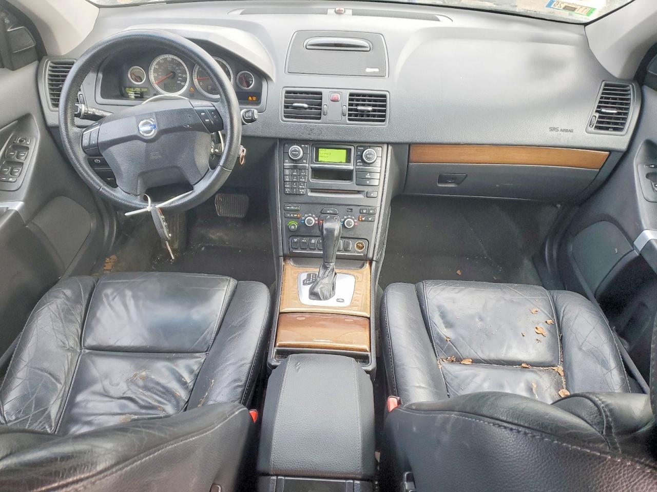 2011 VOLVO XC90