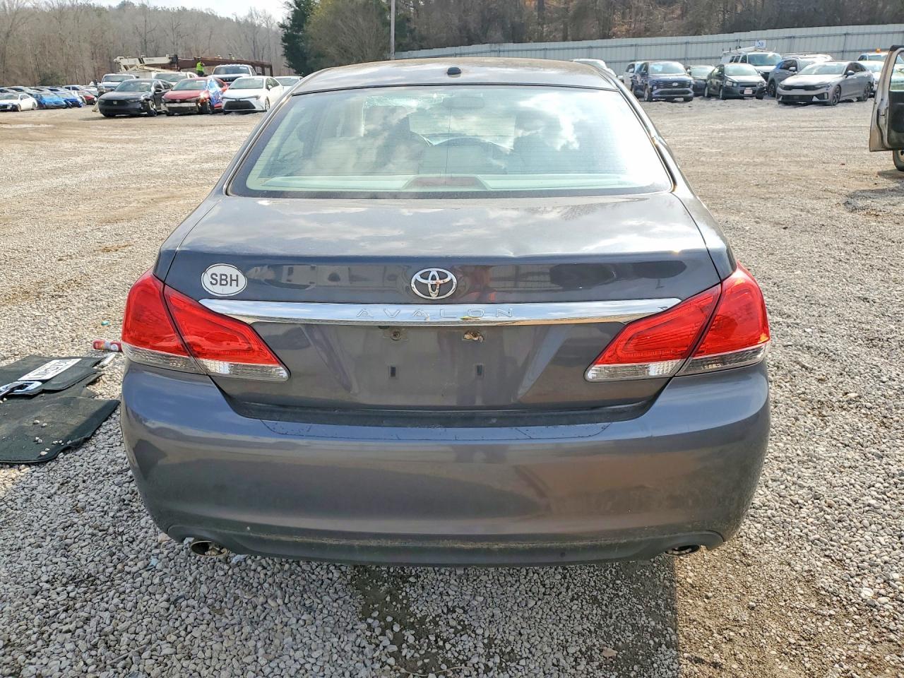 2011 TOYOTA Avalon