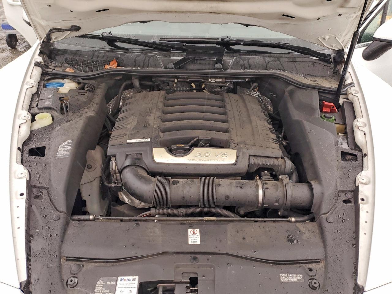 2013 PORSCHE CAYENNE
