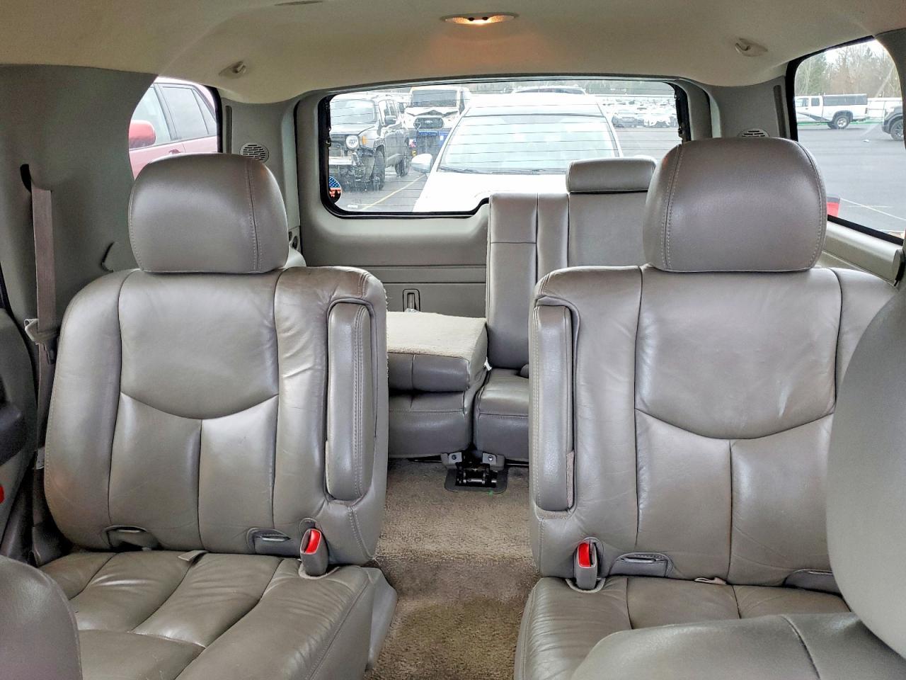 2003 CHEVROLET Tahoe