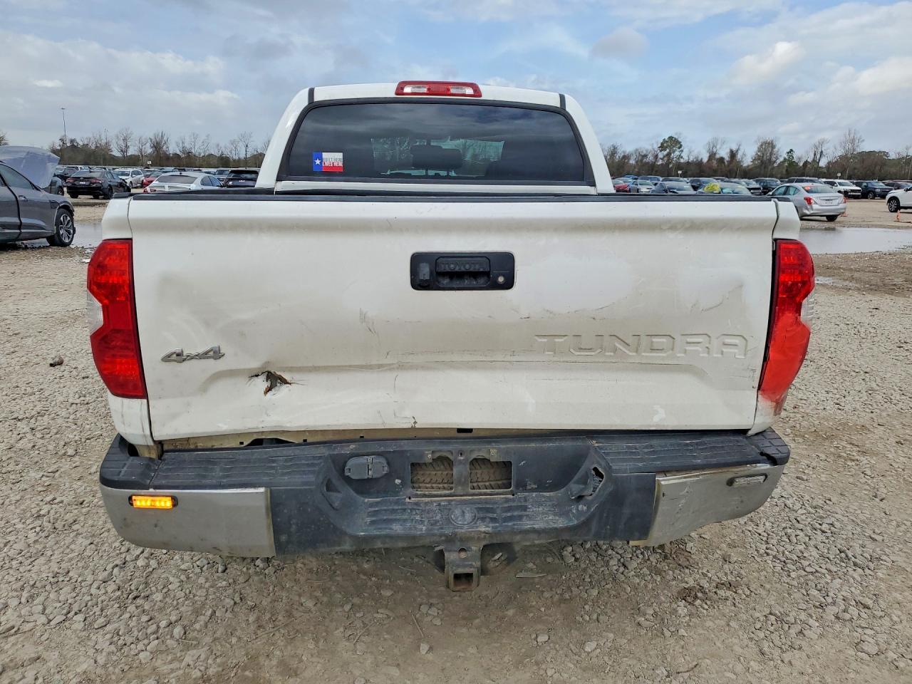 2017 TOYOTA TUNDRA