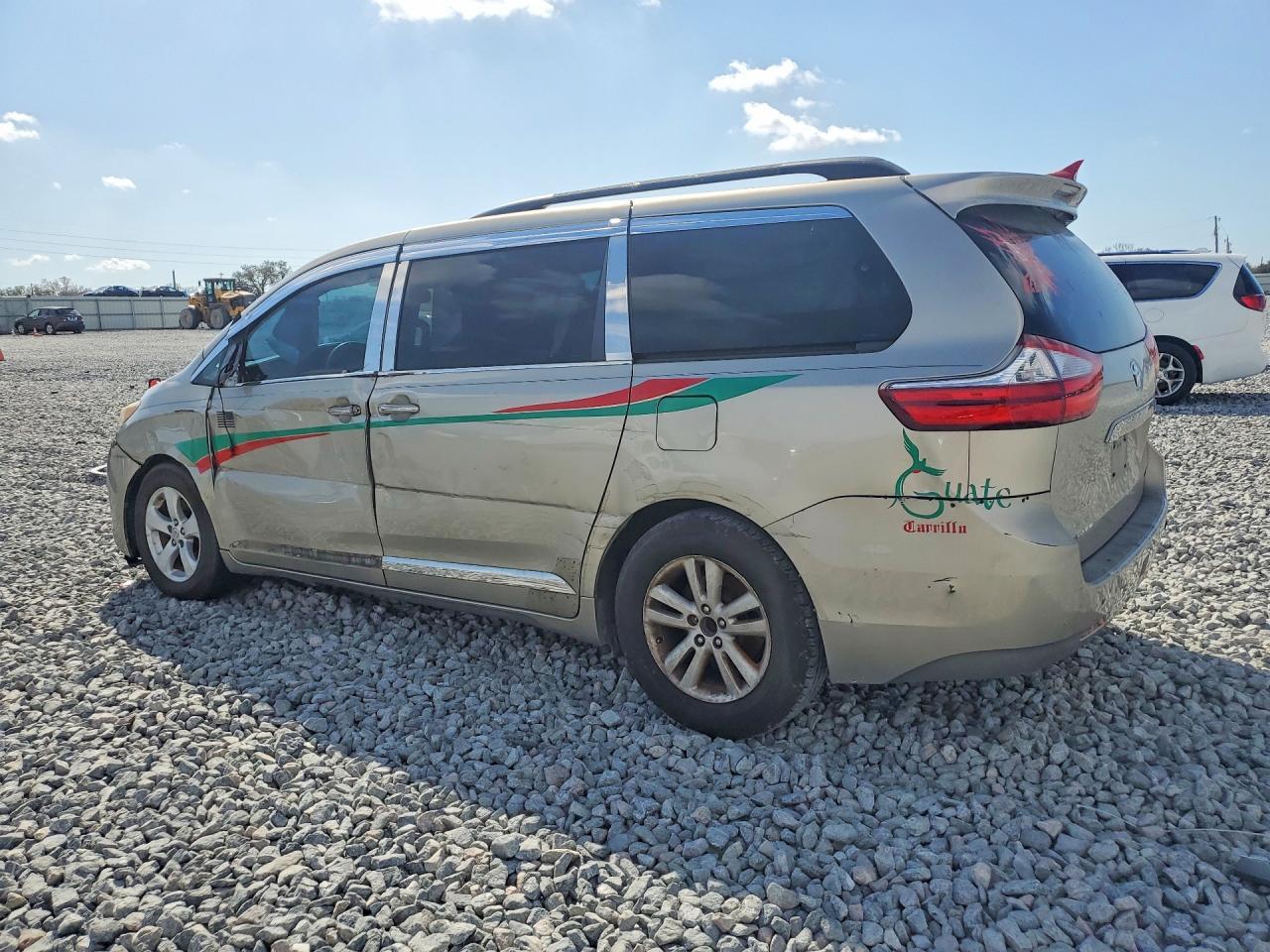 2015 TOYOTA SIENNA