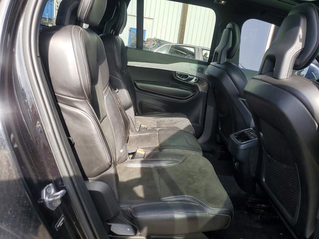 2016 VOLVO XC90