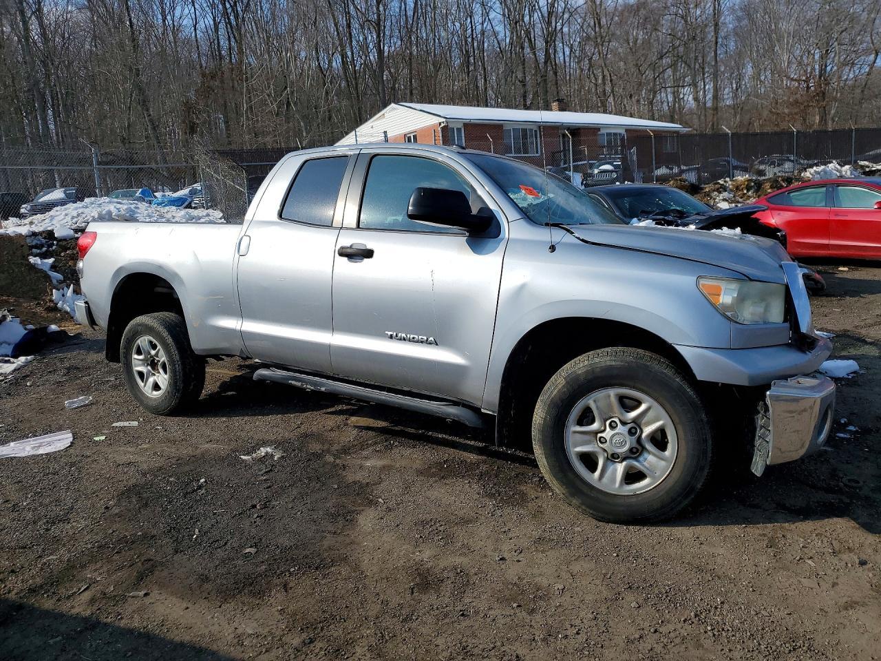 2011 TOYOTA TUNDRA