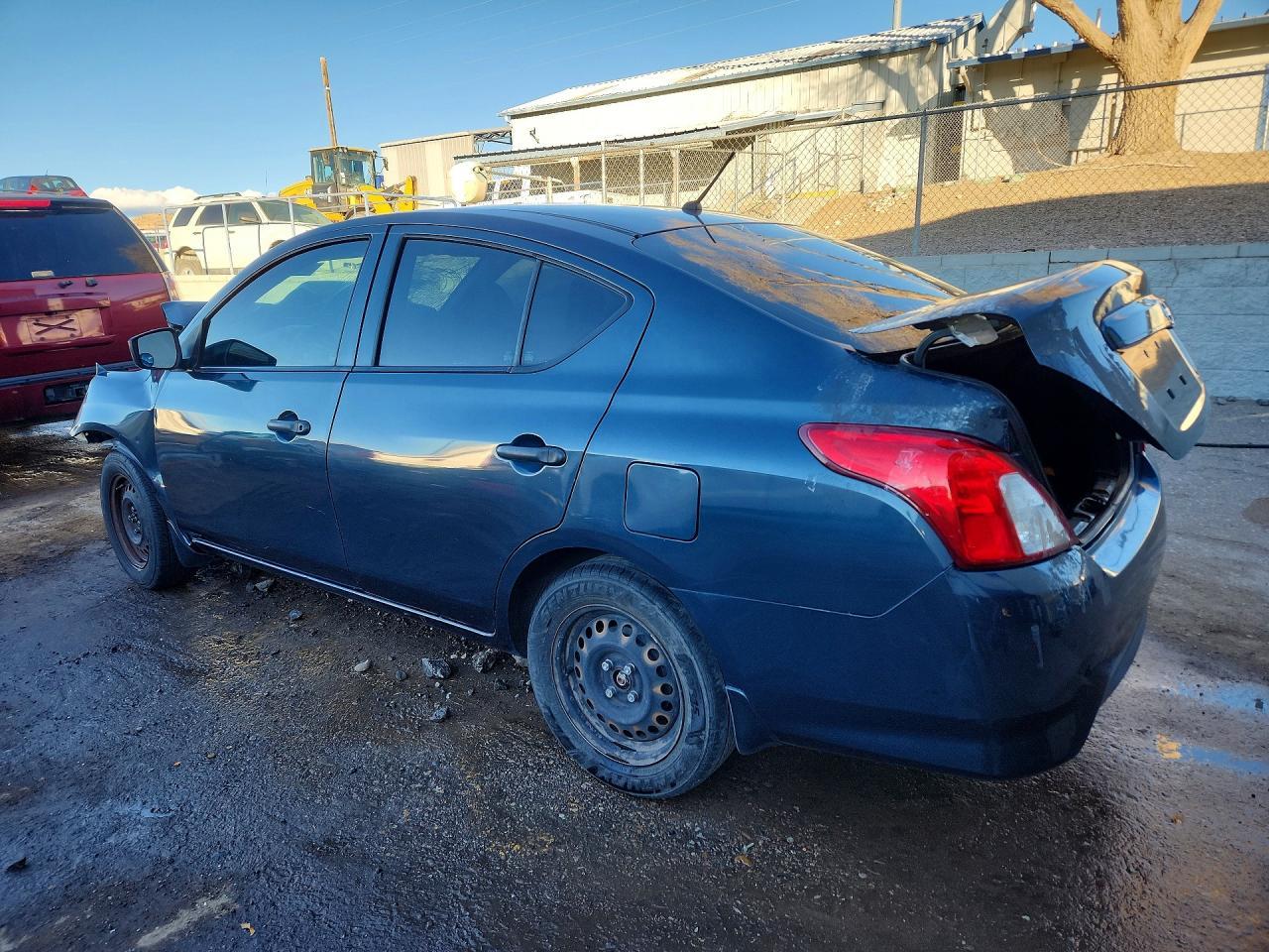 2016 NISSAN VERSA