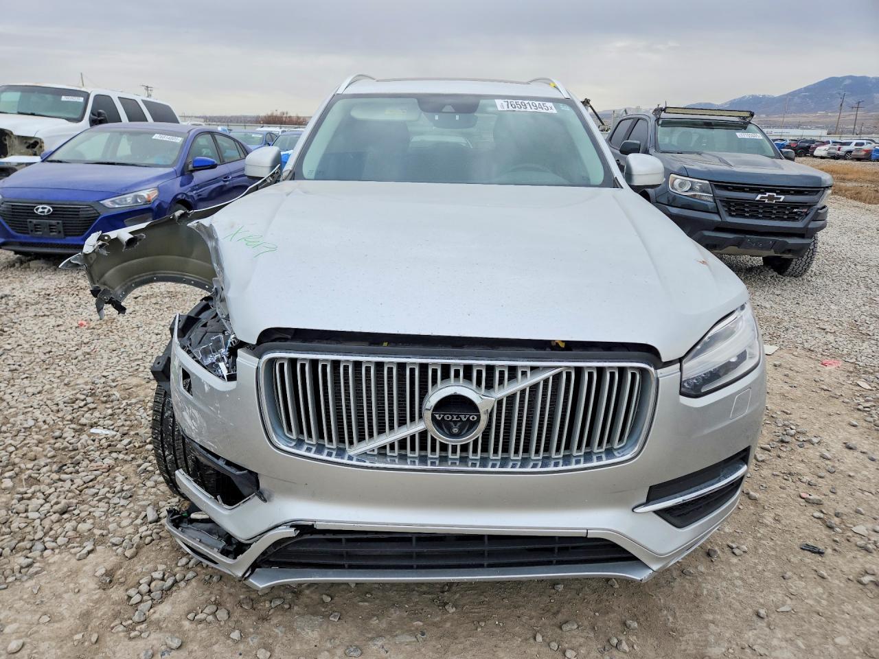 2017 VOLVO XC90