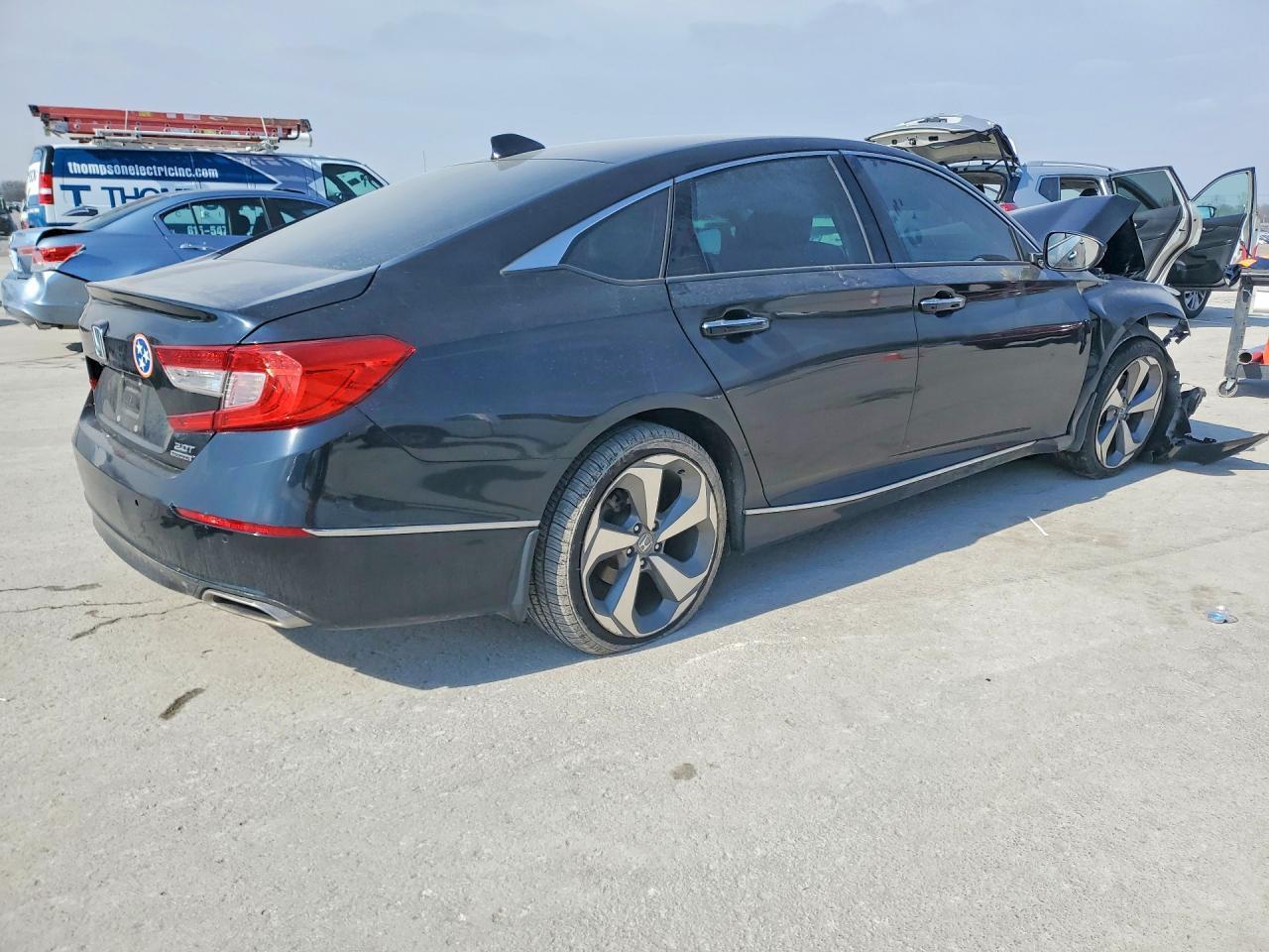 2018 HONDA ACCORD