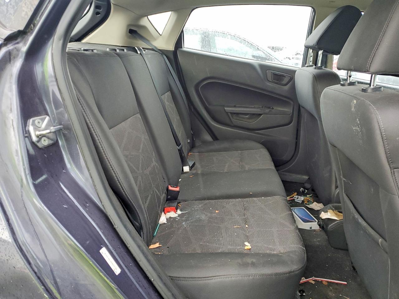 2013 FORD Fiesta