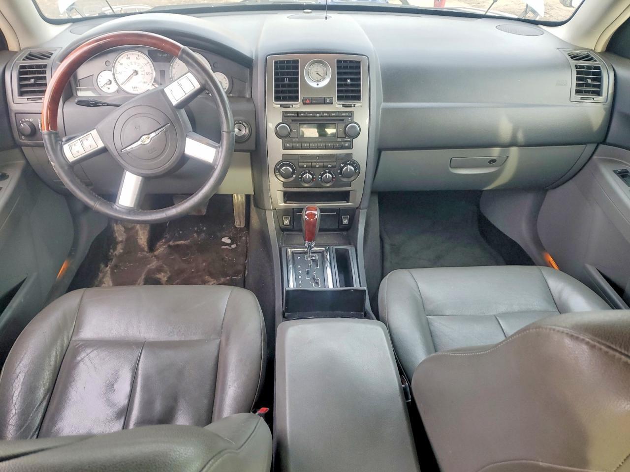 2005 CHRYSLER 300