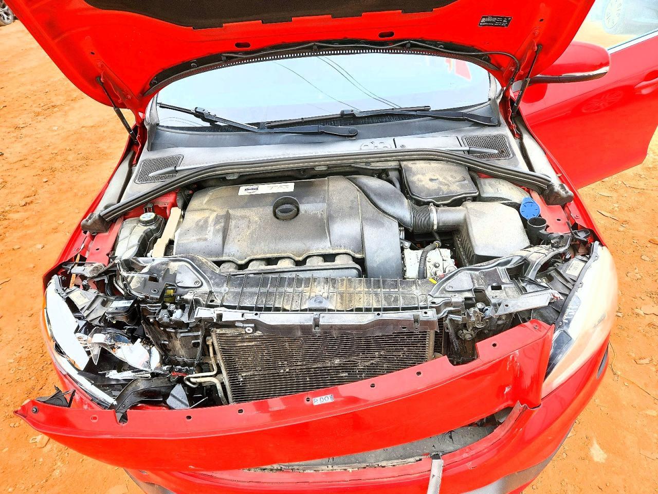 2015 VOLVO S60