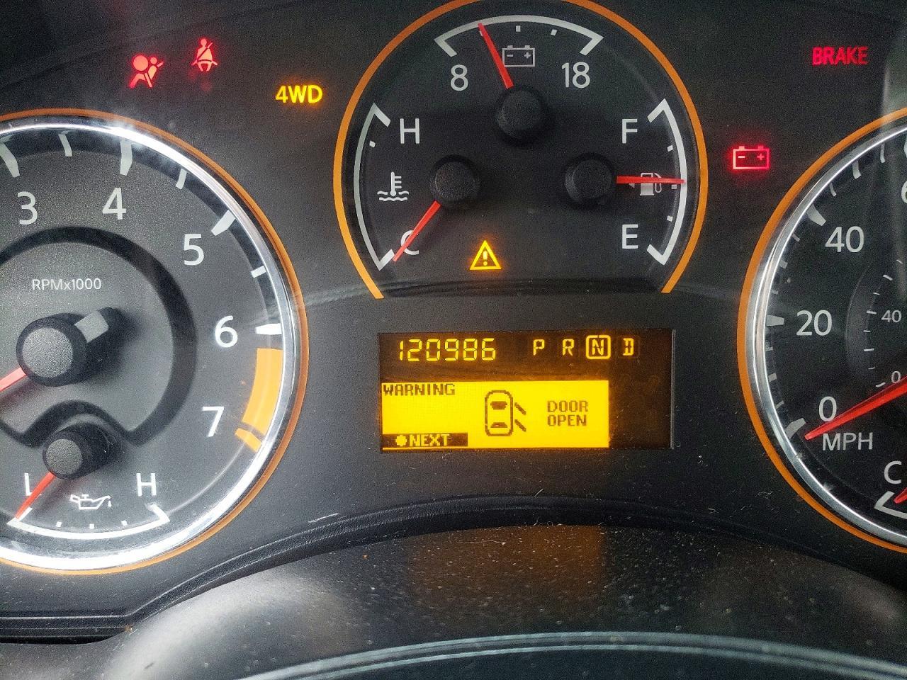 2011 NISSAN Armada