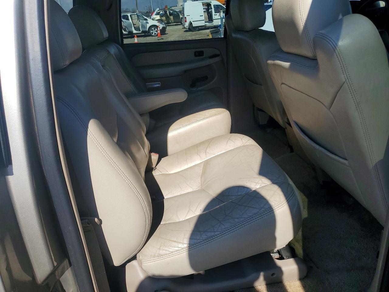 2003 CHEVROLET Suburban