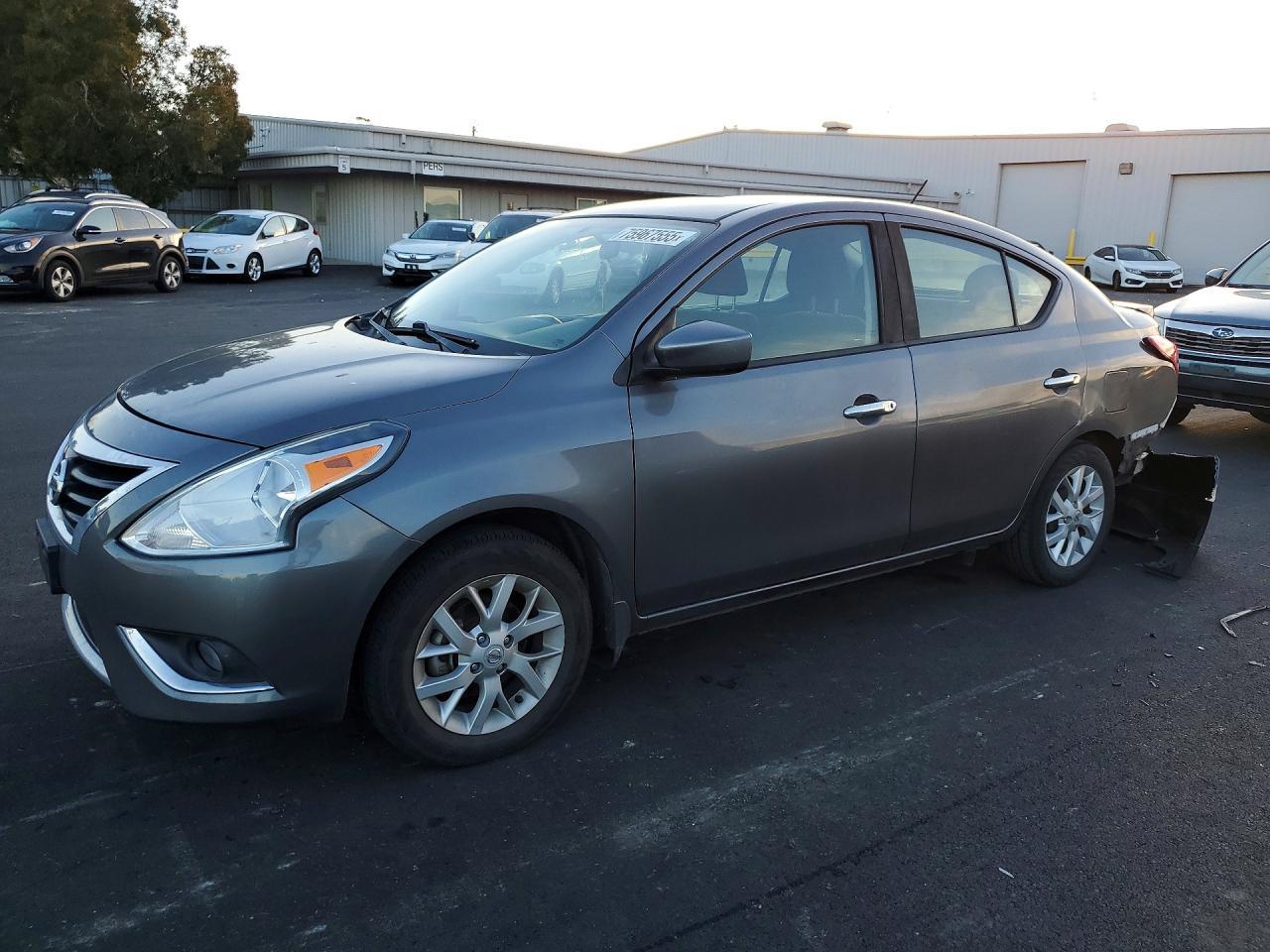2017 NISSAN VERSA