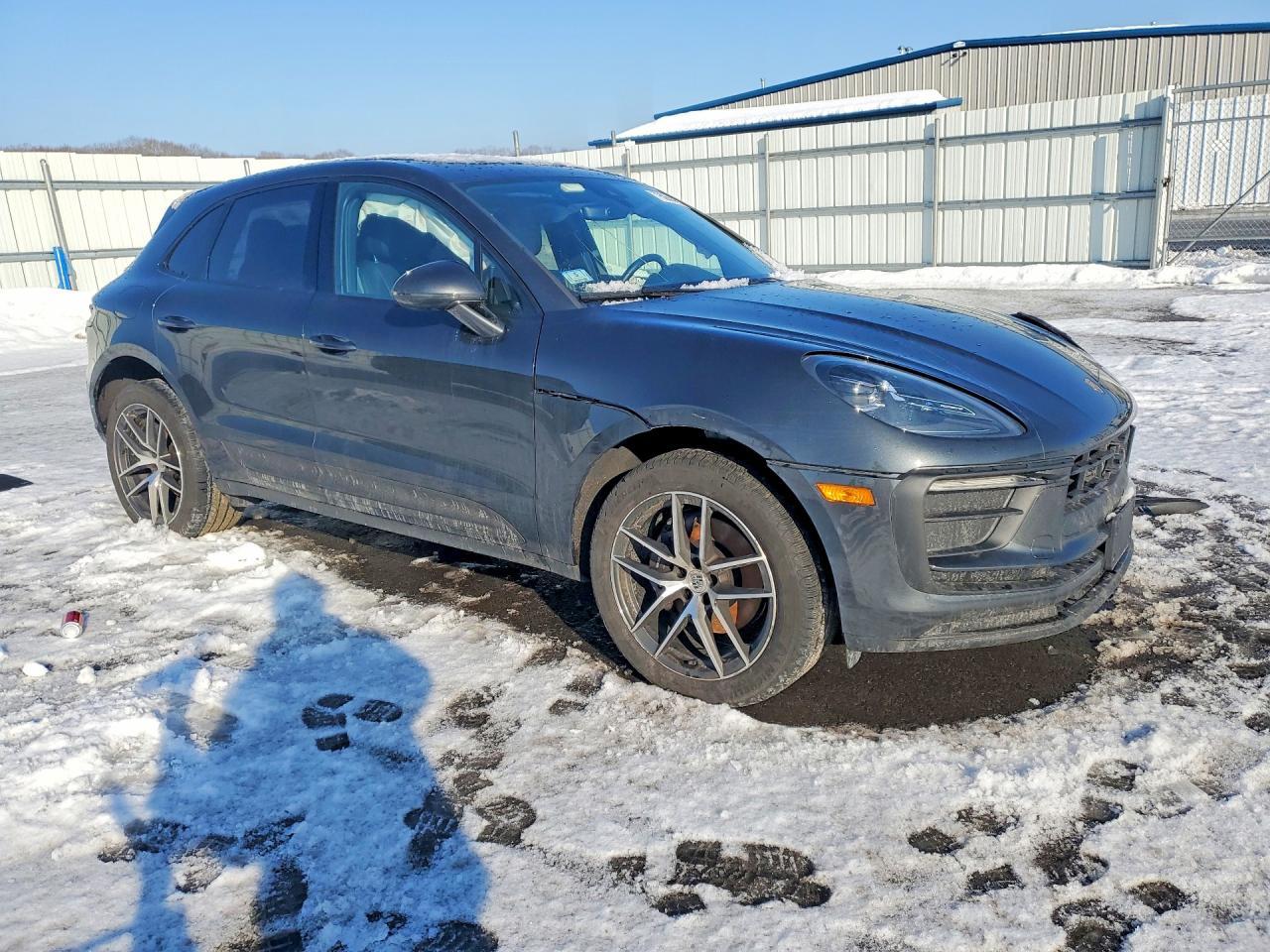 2024 PORSCHE Macan