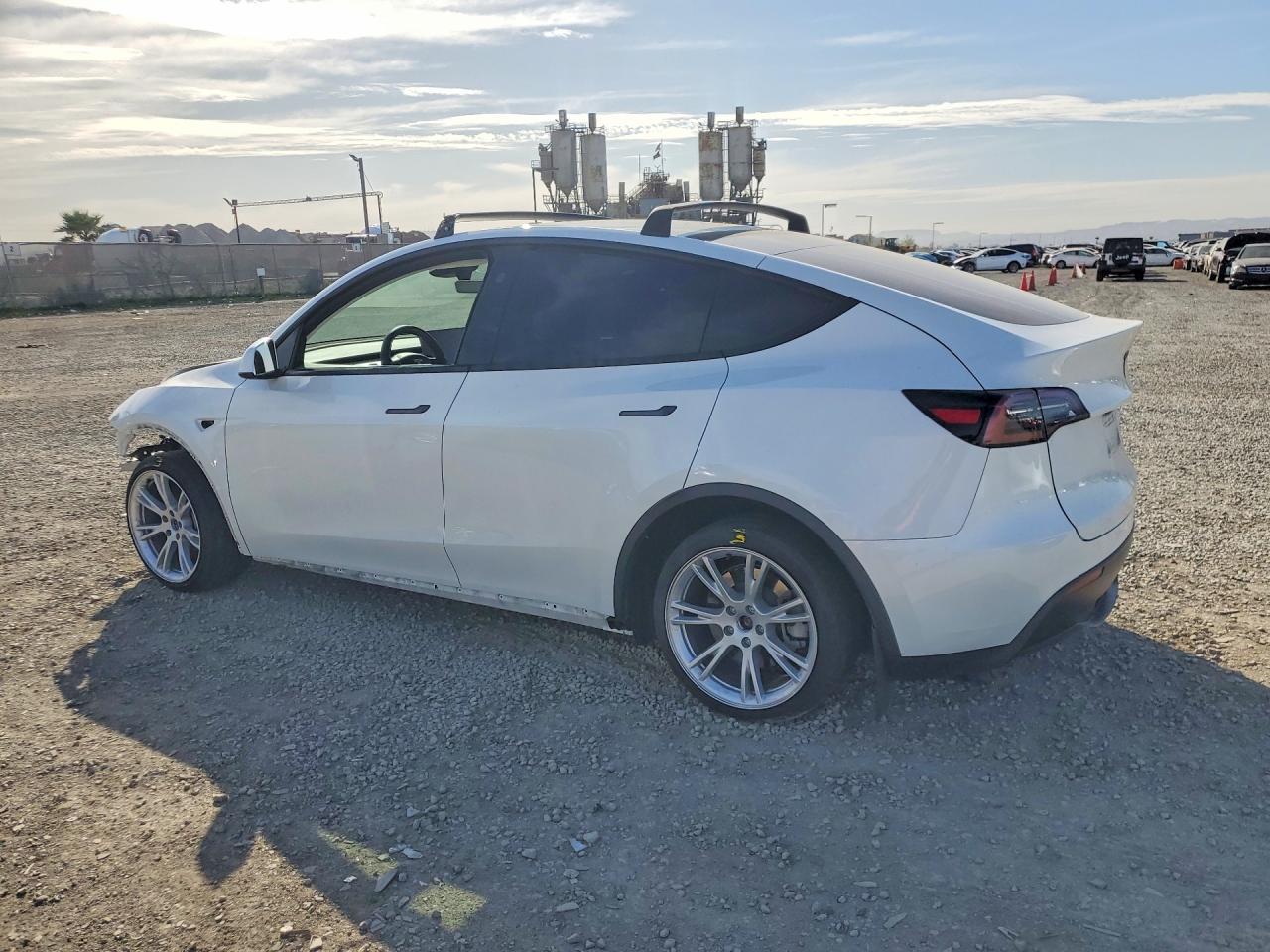 2024 TESLA MODEL Y