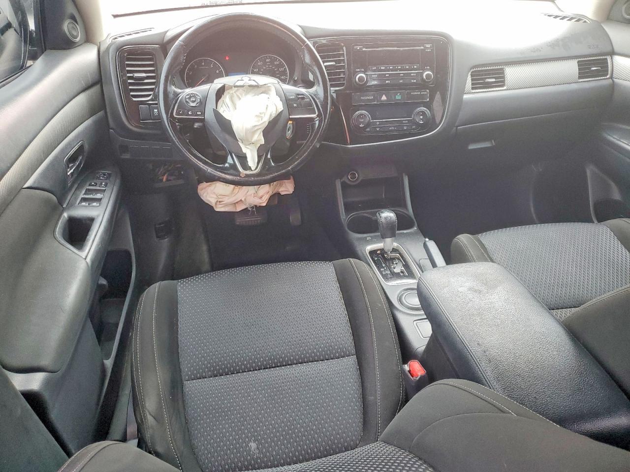 2016 MITSUBISHI outlander