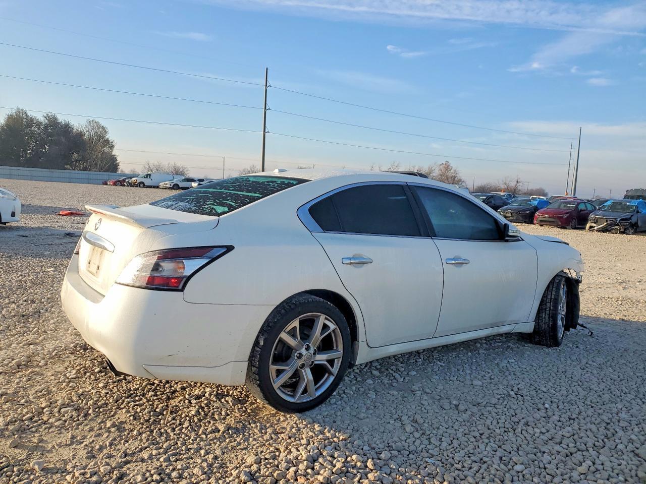 2012 NISSAN Maxima