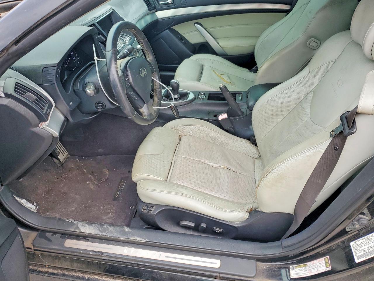 2011 INFINITI G37