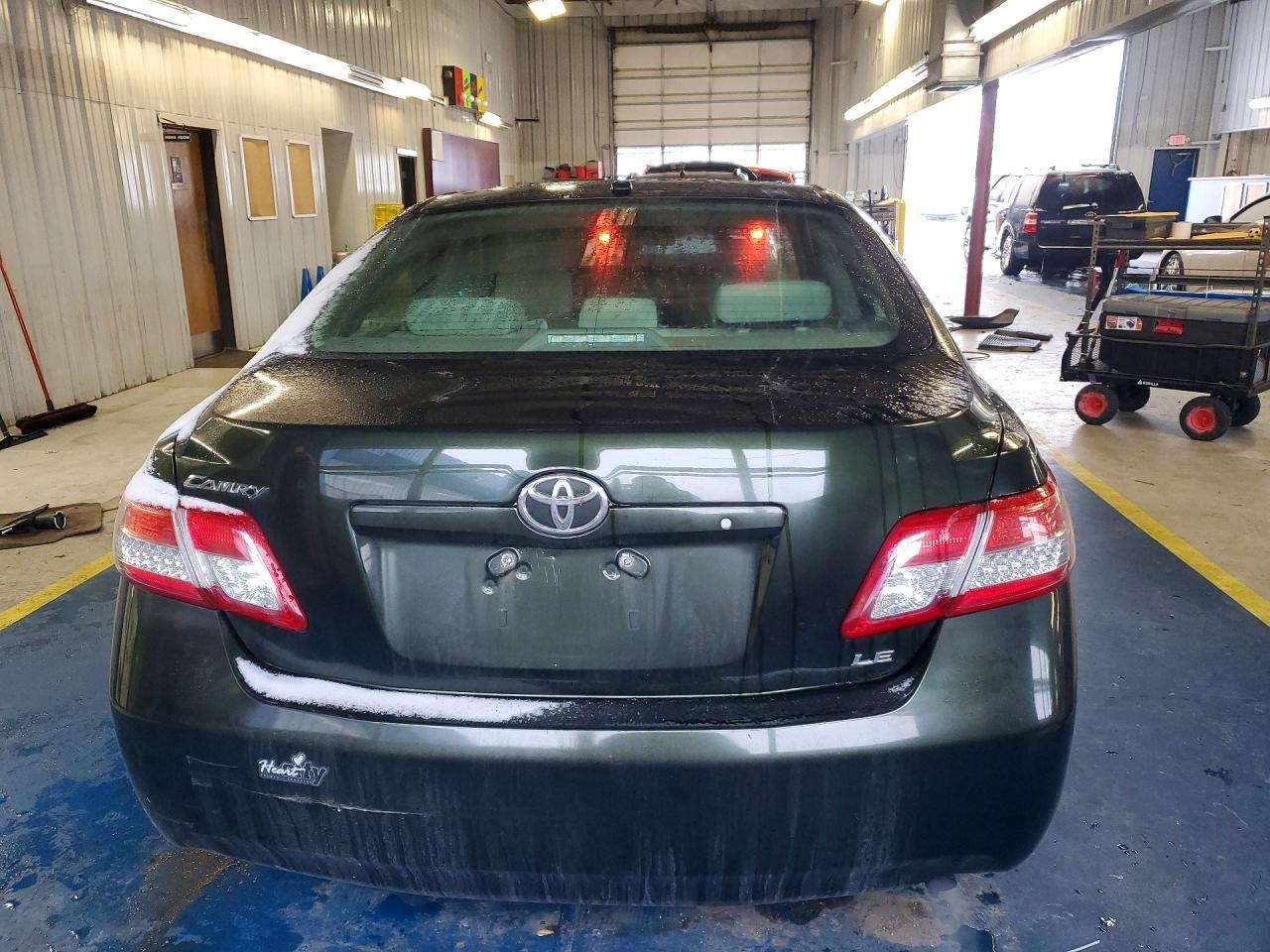 2011 TOYOTA CAMRY