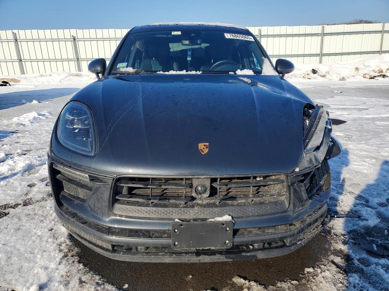 2024 PORSCHE Macan