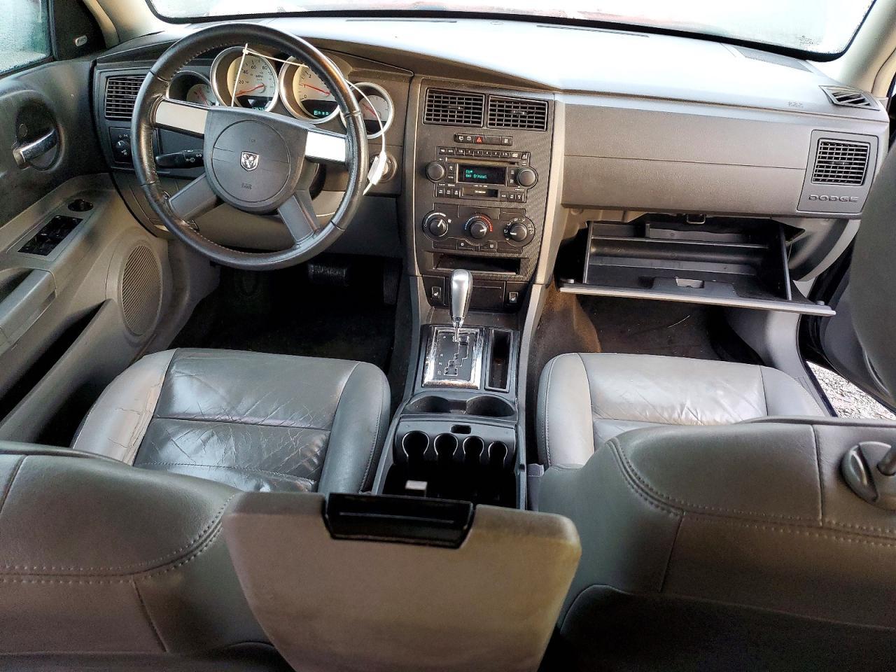 2005 DODGE MAGNUM